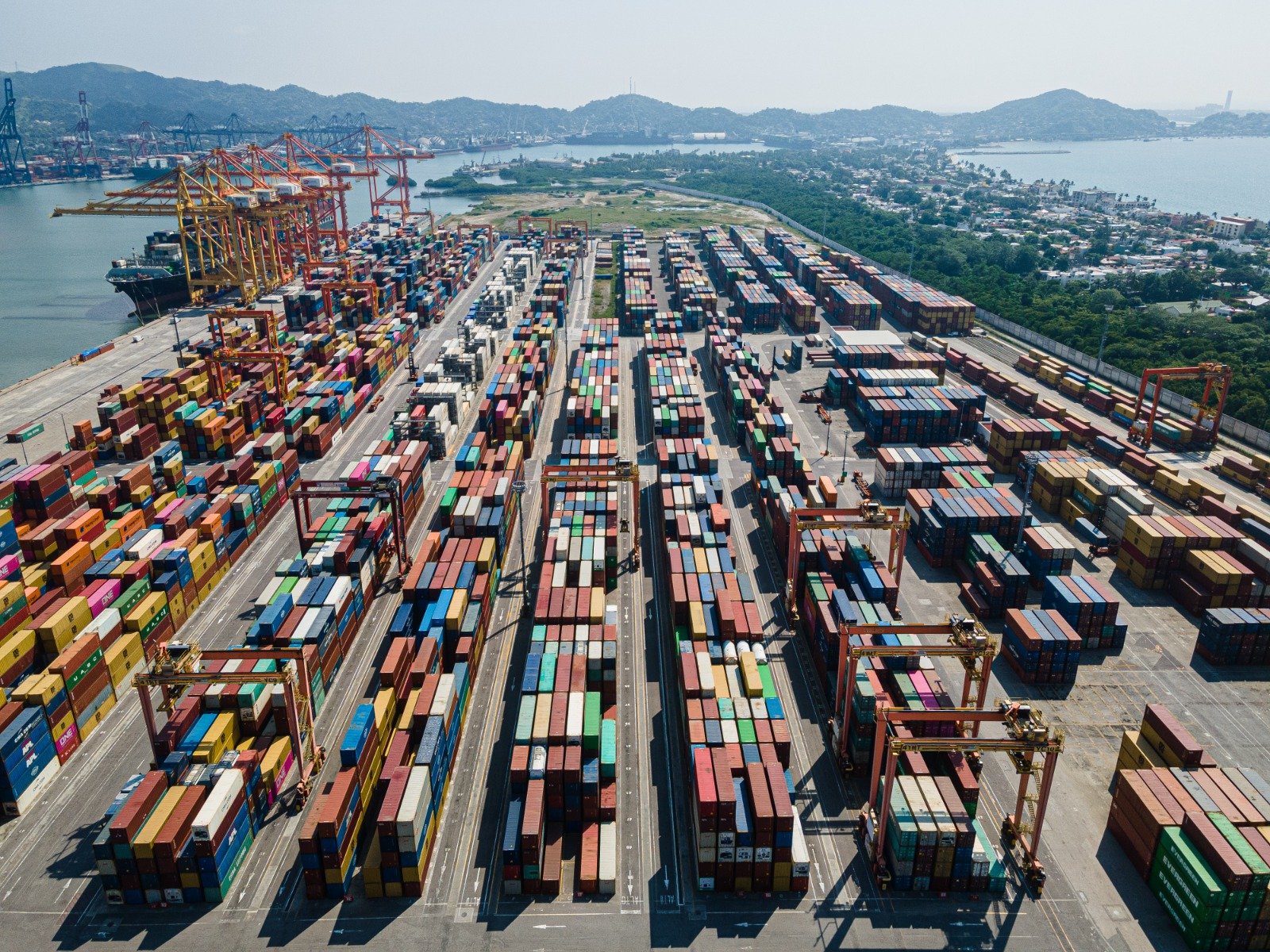 El Puerto de Manzanillo continúa operando con los más altos estándares ...